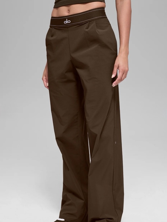ALO Yoga Pants - Alo Yoga Espresso Brown Suit Up
Trouser Size Small NWT